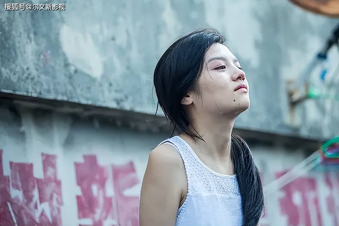 红灵气惊人！春夏自爆偷过东西爱过大叔ag九游会登录《人生若如初见》：谢菽(图5)